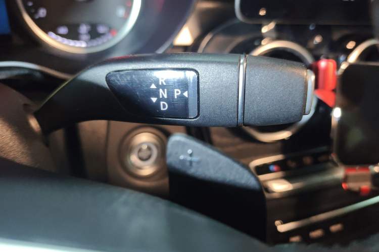 Used Mercedes-Benz C-Class 2019 C 180 L Fashion Edition Sport Version Gear Lever