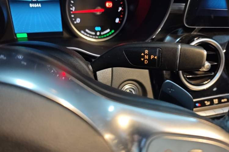 Used Mercedes-Benz C-Class 2019 C 260 Sport Edition Gear Lever