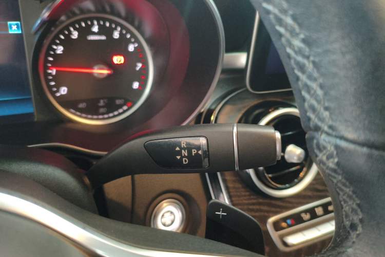 Used Mercedes-Benz C-Class 2019 C 180 L Dynamic Sports Edition Gear Lever