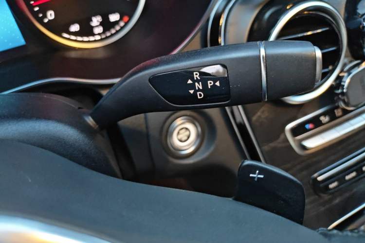 Used Mercedes-Benz C-Class 2019 C 180 L Fashion Edition Sport Version Gear Lever