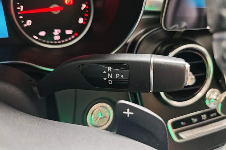 Used Mercedes-Benz C-Class 2019 C 180 L Fashion Edition Sport Version Gear Lever