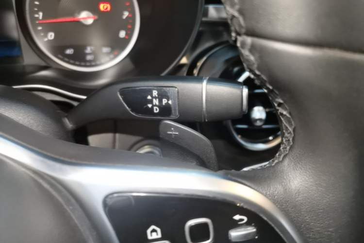 Used Mercedes-Benz C-Class 2019 C 180 L Fashion Edition Sport Version Gear Lever