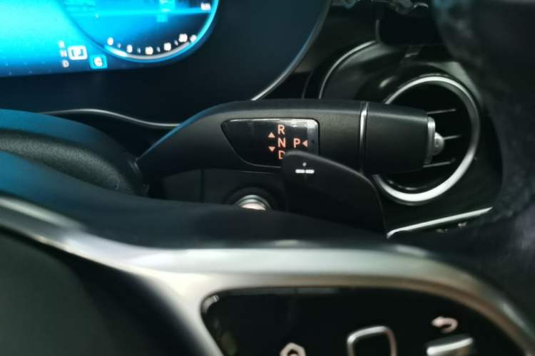 Used Mercedes-Benz C-Class 2019 Restyled C 260 L Sport Edition Gear Lever