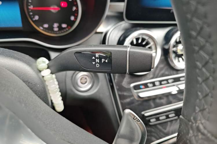 Used Mercedes-Benz C-Class 2019 C 180 L Fashion Edition Sport Version Gear Lever