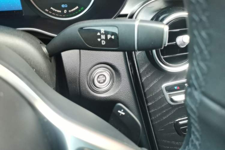 Used Mercedes-Benz C-Class 2019 C 260 L Sport Edition Gear Lever