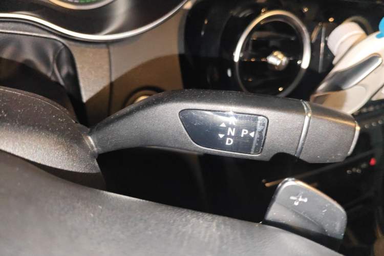 Used Mercedes-Benz C-Class 2019 C 260 Sport Edition Gear Lever