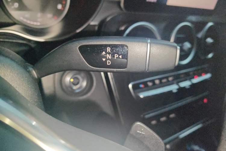 Used Mercedes-Benz C-Class 2019 C 180 L Fashion Edition Sport Version Gear Lever