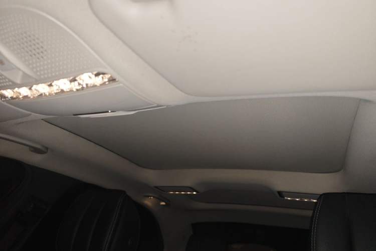Used Mercedes-Benz C-Class 2019 C 260 L Sport Edition Headliner