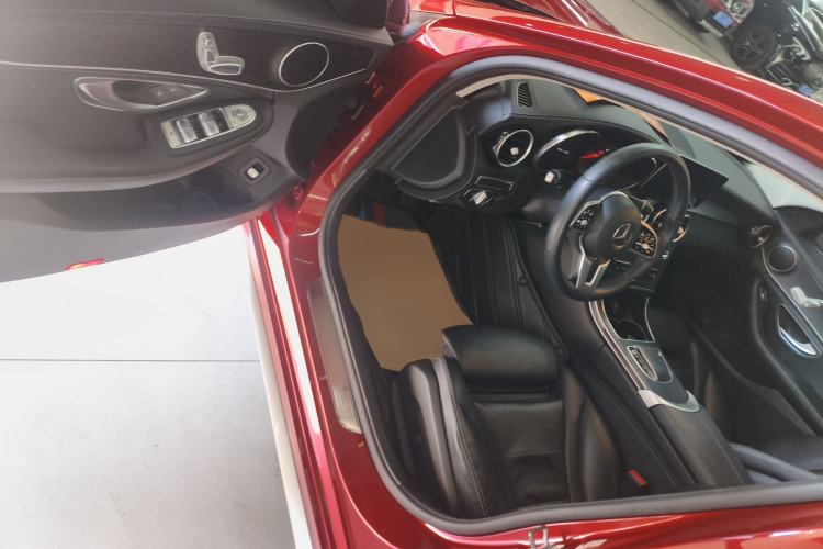 Used Mercedes-Benz C-Class 2019 C 180 L Dynamic Sports Edition Interior 3