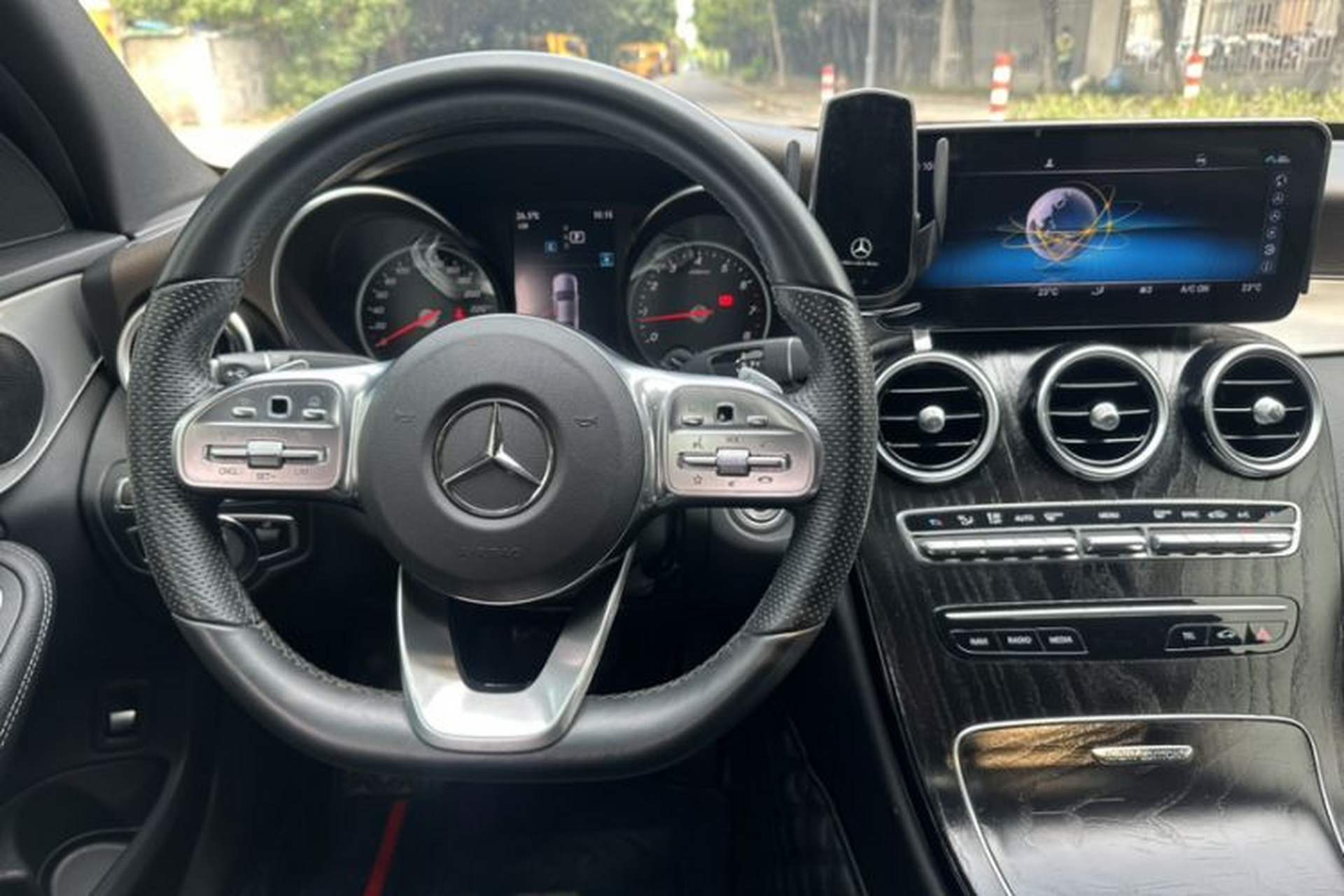 Used Mercedes-Benz C-Class 2019 C 260 Sport Edition Interior 4