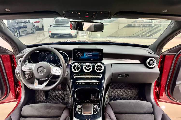 Used Mercedes-Benz C-Class 2019 C 260 Sport Edition Interior 4