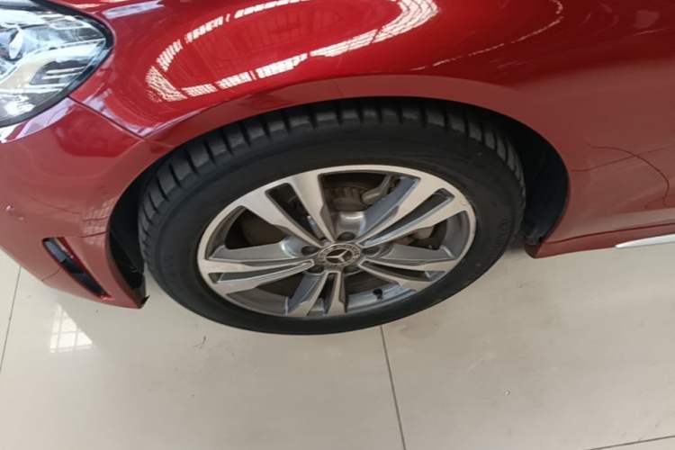 Used Mercedes-Benz C-Class 2019 C 180 L Fashion Edition Sport Version Left Front Wheel Hub