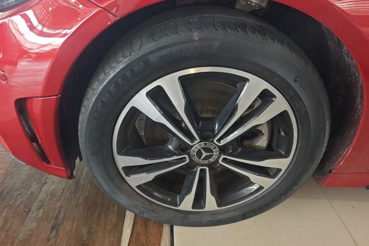 Used Mercedes-Benz C-Class 2019 C 260 Sport Edition Left Front Wheel Hub