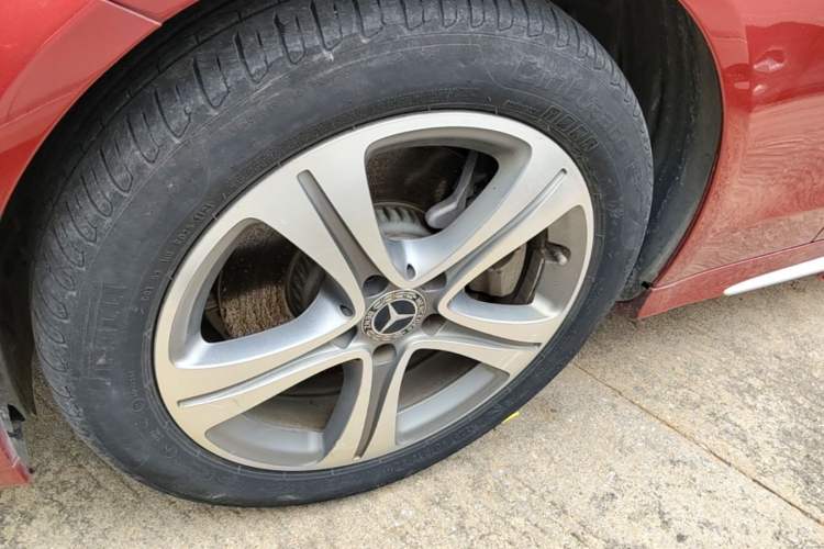 Used Mercedes-Benz C-Class 2019 C 260 L Sport Edition Left Front Wheel Hub