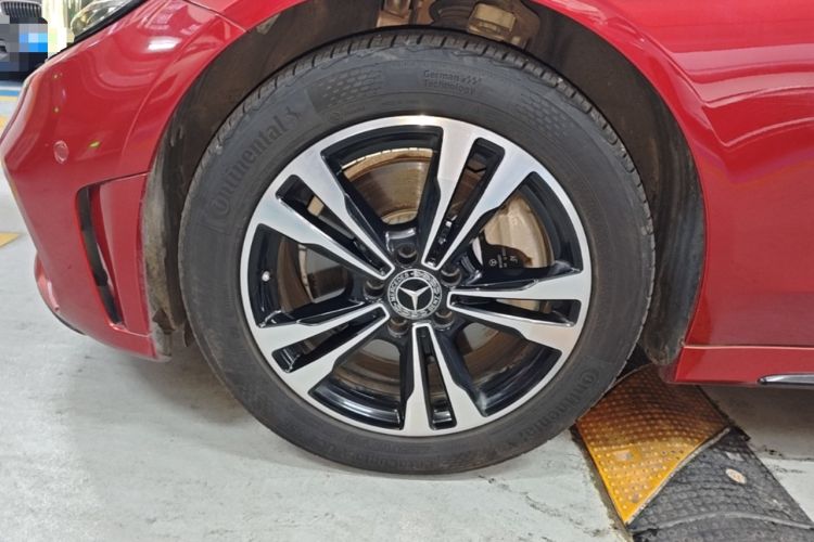 Used Mercedes-Benz C-Class 2019 C 260 Sport Edition Left Front Wheel Hub