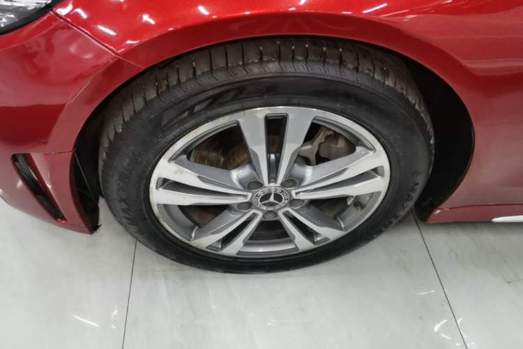 Used Mercedes-Benz C-Class 2019 C 180 L Fashion Edition Sport Version Left Front Wheel Hub