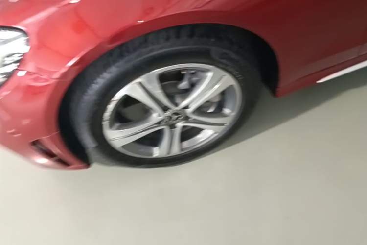 Used Mercedes-Benz C-Class 2019 C 260 L Sport Edition Left Front Wheel Hub