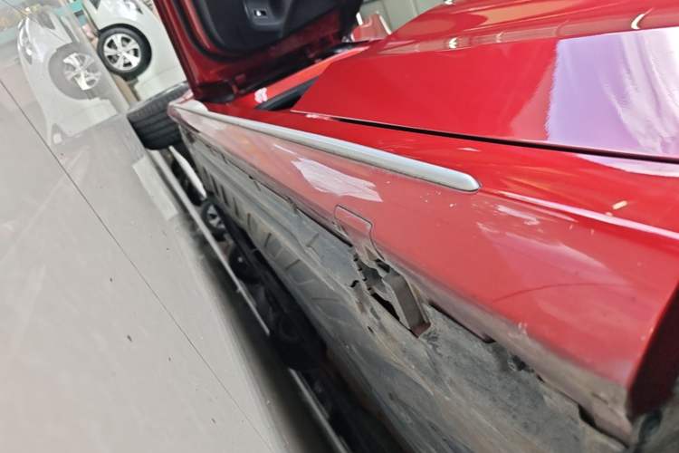 Used Mercedes-Benz C-Class 2019 C 180 L Fashion Edition Sport Version Left Side Sill