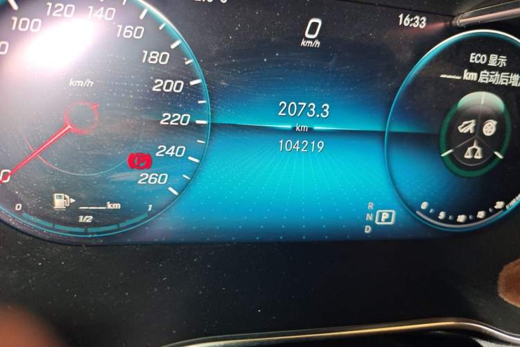 Used Mercedes-Benz C-Class 2019 C 180 L Fashion Edition Sport Version Odometer Close Up