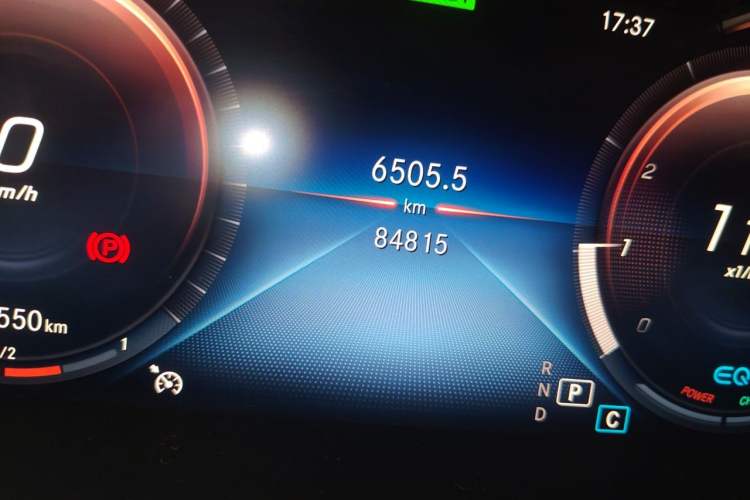 Used Mercedes-Benz C-Class 2019 Restyled C 260 L Sport Edition Odometer Close Up