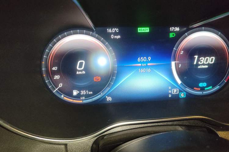 Used Mercedes-Benz C-Class 2019 C 260 Coupe Odometer Close Up