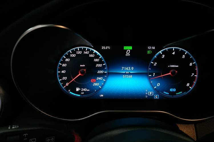 Used Mercedes-Benz C-Class 2019 C 260 Estate Odometer Close Up