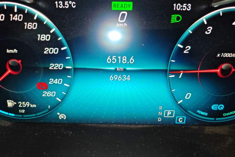 Used Mercedes-Benz C-Class 2019 C 260 Sport Edition Odometer Close Up