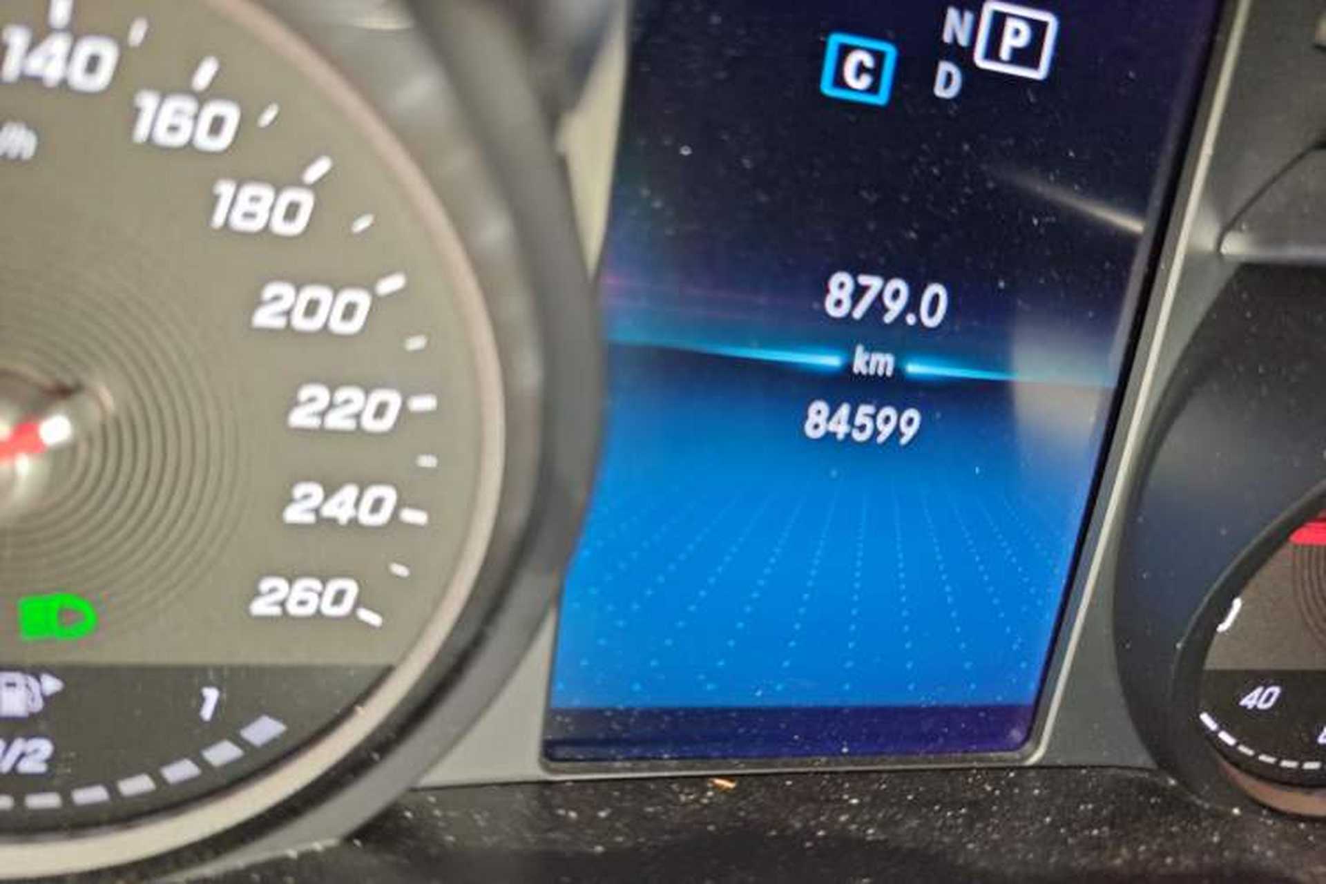 Used Mercedes-Benz C-Class 2019 C 180 L Fashion Edition Sport Version Odometer Close Up