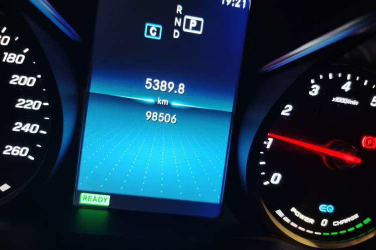 Used Mercedes-Benz C-Class 2019 C 260 L Sport Edition Odometer Close Up