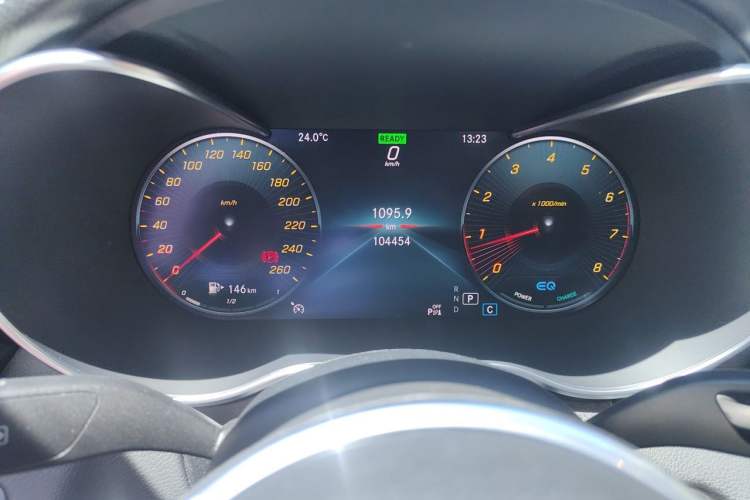 Used Mercedes-Benz C-Class 2019 Restyled C 260 L Sport Edition Odometer Close Up
