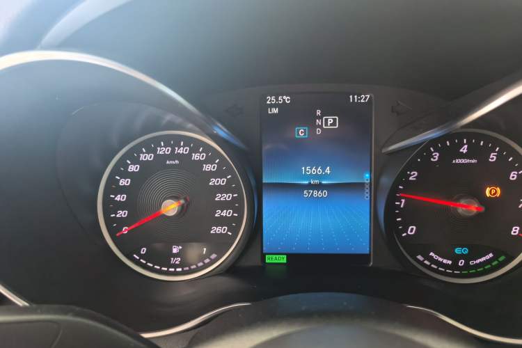 Used Mercedes-Benz C-Class 2019 C 260 Sport Edition Odometer Close Up