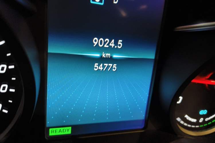 Used Mercedes-Benz C-Class 2019 C 260 L Sport Edition Odometer Close Up