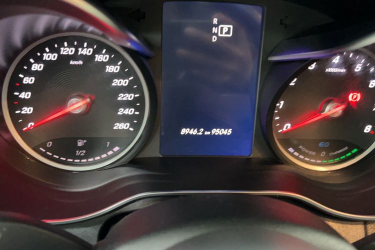 Used Mercedes-Benz C-Class 2019 C 260 L Sport Edition Odometer Close Up