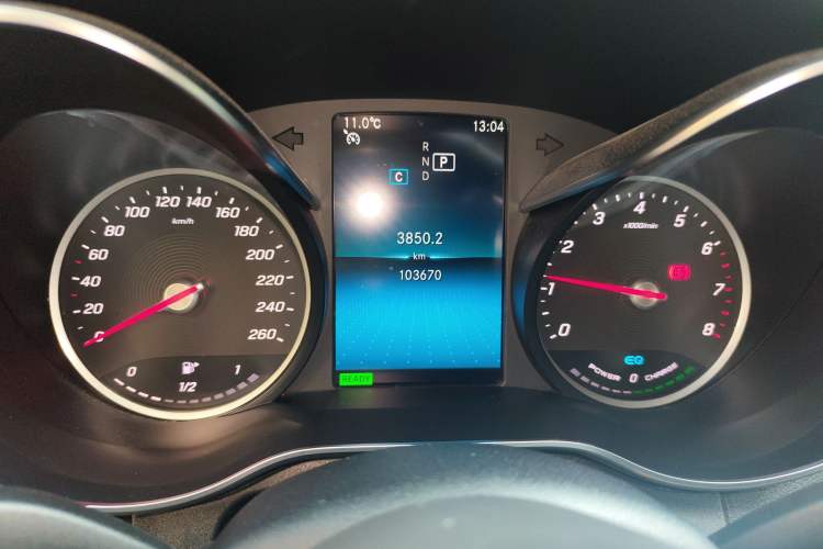 Used Mercedes-Benz C-Class 2019 C 260 L Sport Edition Odometer Close Up