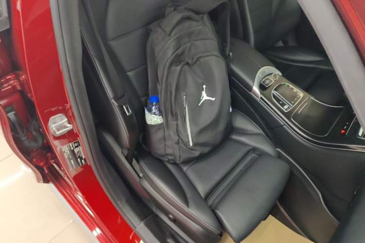Used Mercedes-Benz C-Class 2019 C 180 L Fashion Edition Sport Version Right Front Seat