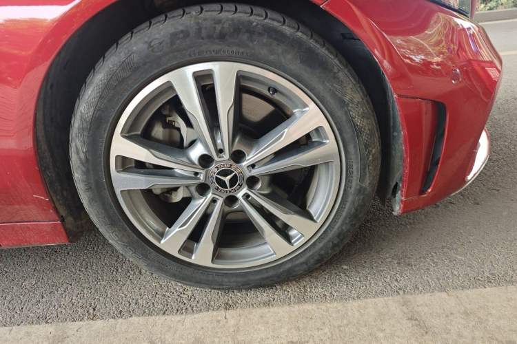 Used Mercedes-Benz C-Class 2019 C 180 L Fashion Edition Sport Version Right Front Wheel Hub