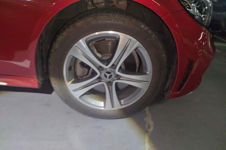 Used Mercedes-Benz C-Class 2019 Restyled C 260 L Sport Edition Right Front Wheel Hub