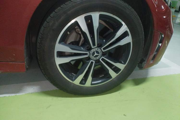 Used Mercedes-Benz C-Class 2019 C 260 Sport Edition Right Front Wheel Hub