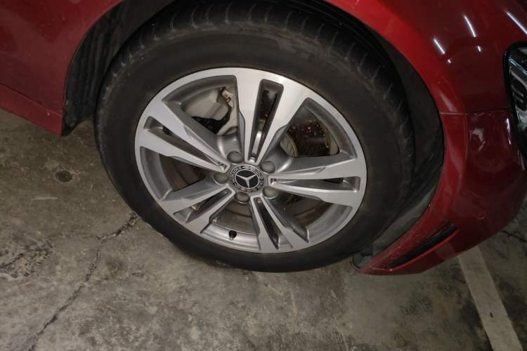 Used Mercedes-Benz C-Class 2019 C 180 L Fashion Edition Sport Version Right Front Wheel Hub