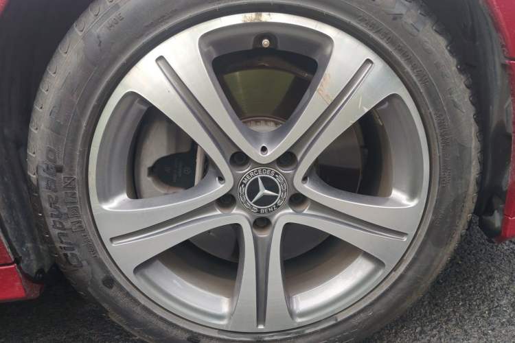 Used Mercedes-Benz C-Class 2019 Restyled C 260 L Sport Edition Right Front Wheel Hub