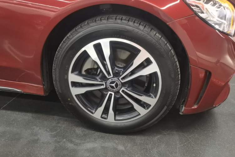 Used Mercedes-Benz C-Class 2019 C 260 Sport Edition Right Front Wheel Hub