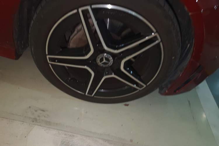 Used Mercedes-Benz C-Class 2019 C 260 Coupe Right Front Wheel Hub