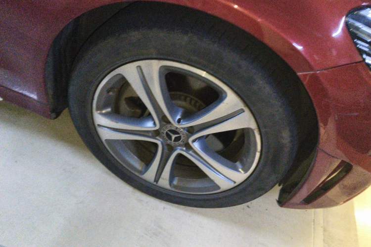 Used Mercedes-Benz C-Class 2019 Restyled C 260 L Sport Edition Right Front Wheel Hub