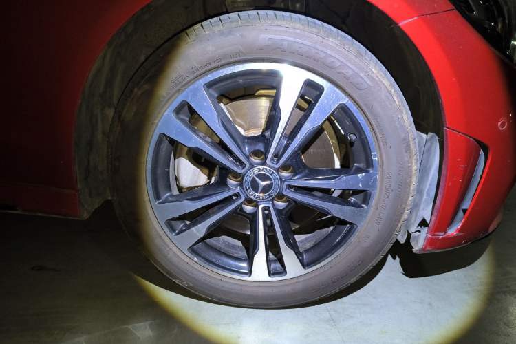 Used Mercedes-Benz C-Class 2019 C 260 Sport Edition Right Front Wheel Hub