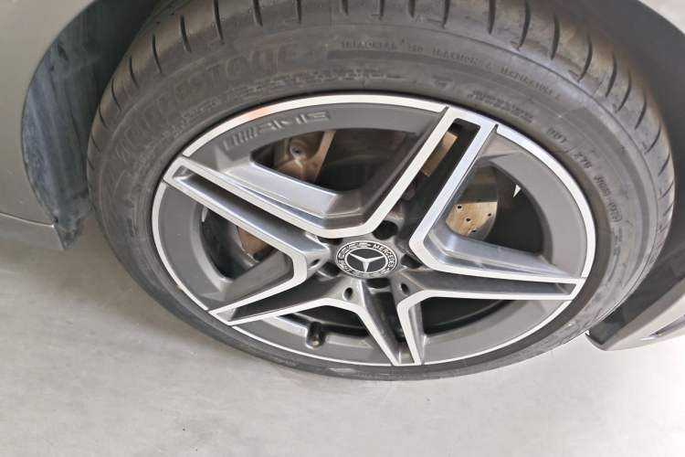 Used Mercedes-Benz C-Class 2019 C 260 Estate Right Front Wheel Hub