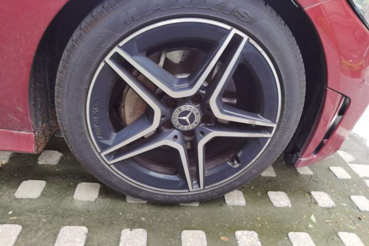 Used Mercedes-Benz C-Class 2019 C 260 Coupe Right Front Wheel Hub