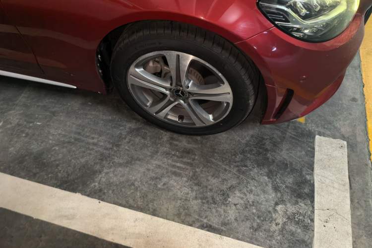 Used Mercedes-Benz C-Class 2019 Restyled C 260 L Sport Edition Right Front Wheel Hub