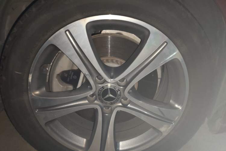 Used Mercedes-Benz C-Class 2019 C 260 L Sport Edition Right Front Wheel Hub