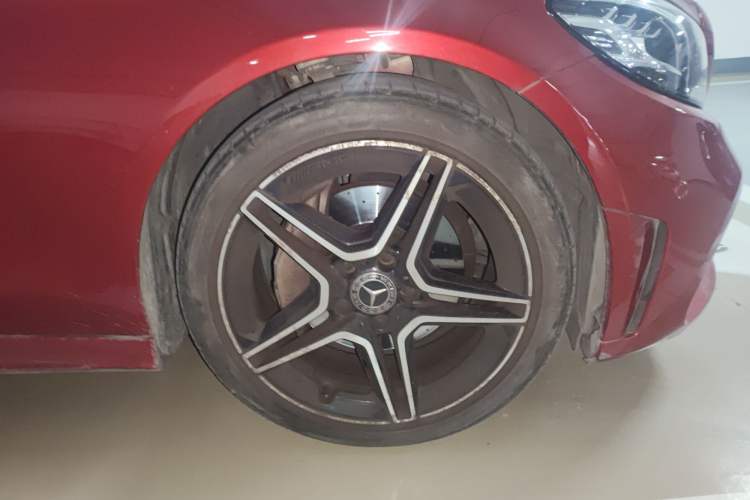 Used Mercedes-Benz C-Class 2019 C 260 Coupe Right Front Wheel Hub