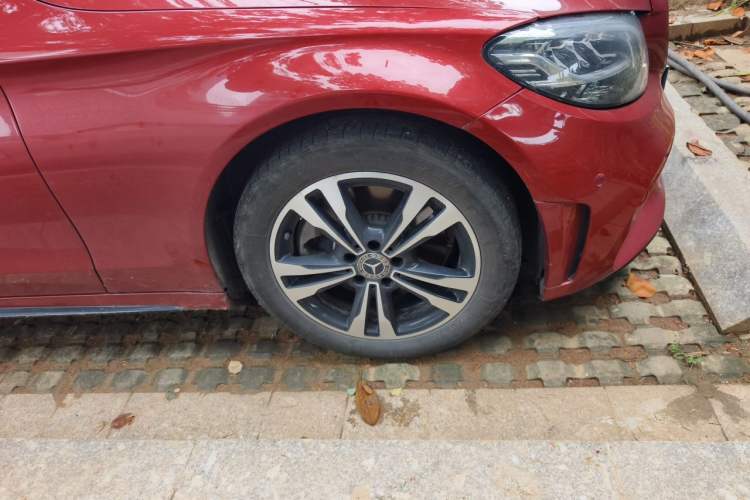 Used Mercedes-Benz C-Class 2019 C 260 Sport Edition Right Front Wheel Hub